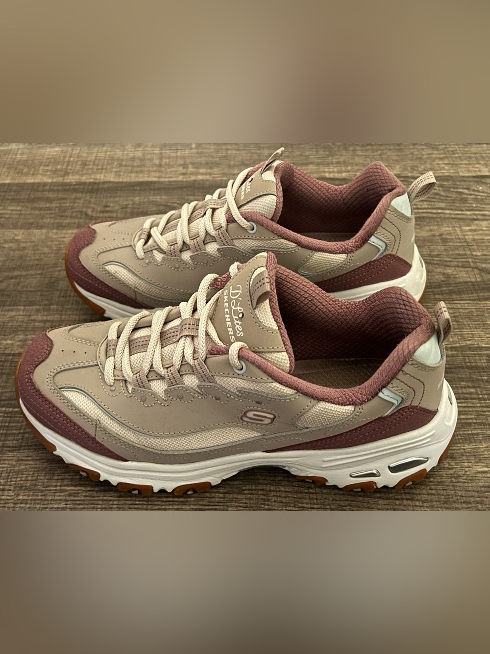 Skechers Women's D'Lites-Popular Vote Sneaker Shoes Size-7.5